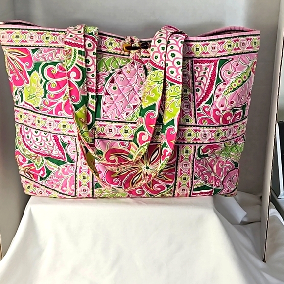 Vera Bradley Handbags - Retired Vera Bradley Tote Bag EUC